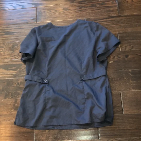 Greys anatomy scrub top size medium - Picture 4 of 4